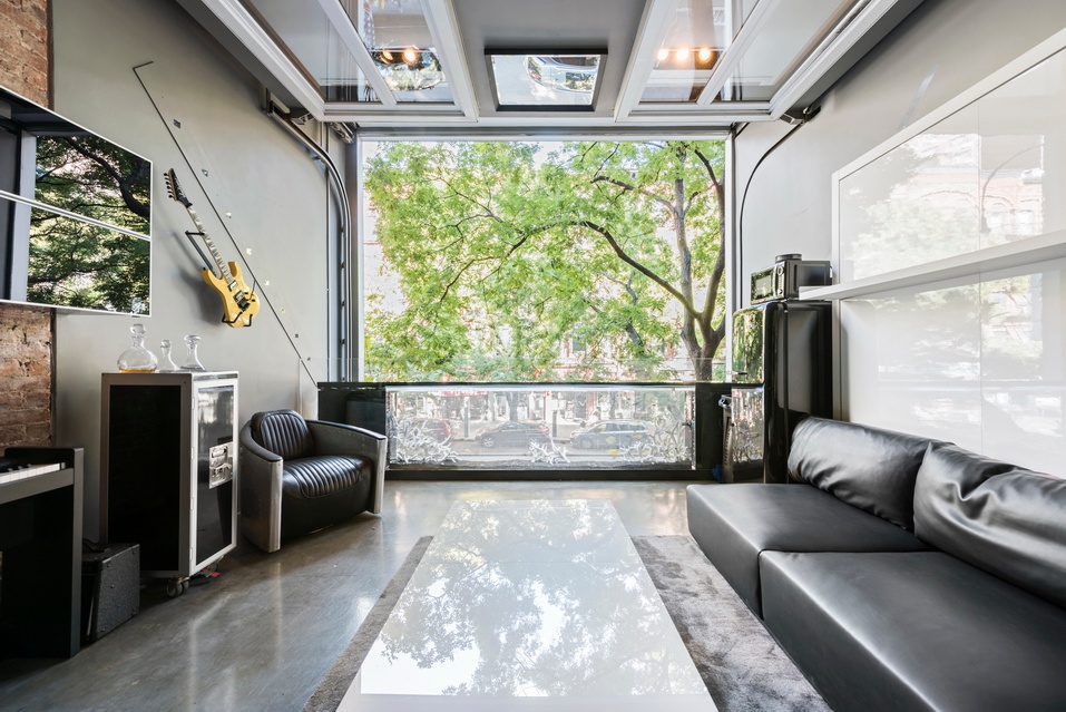 East Village: Un-hyped history, pricey properties 1 E-14-triplex-retractable-walls