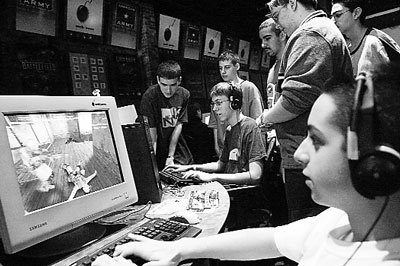 military uses video games
