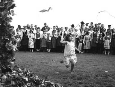 SWEDISH FOLK DANCERS AT WAGNER PARK