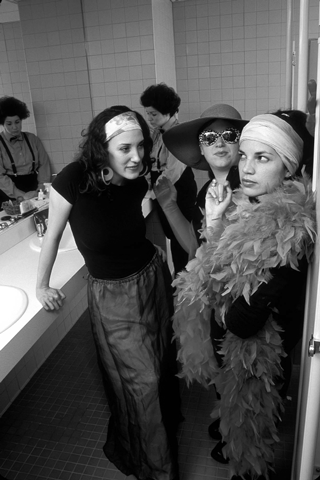 women-2004-07-13_z