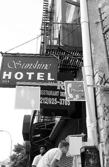 hotel-2004-08-12_z