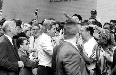 Kerry visits Downtown