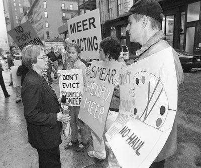 pickets-2004-10-07_z