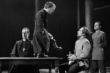 Colorless court