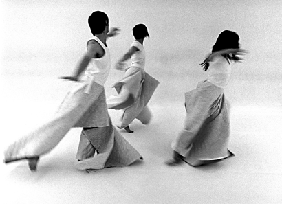 dance-2004-11-09_z
