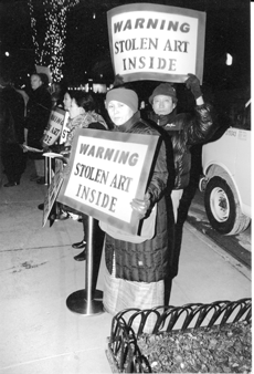 protesters-2005-03-08_z