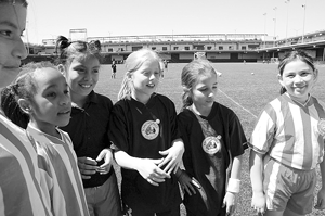 socgirls-2005-04-19_z