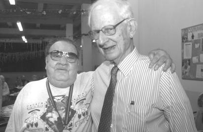 City’s senior lawman visits seniors 1 robert-2005-08-30_z