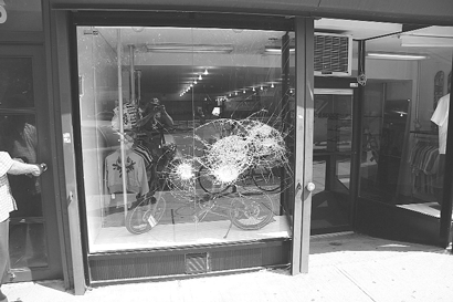 Attempted break-in 1 break-2006-08-08_z