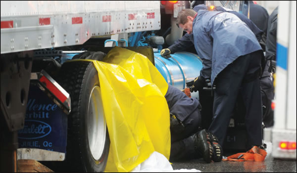 Woman, 60, is killed by 18-wheeler on the Bowery 1 tactortra-2008-04-29_z