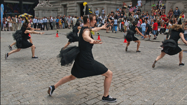 Dancing with the pessimists 1 vogue-2008-06-26_z