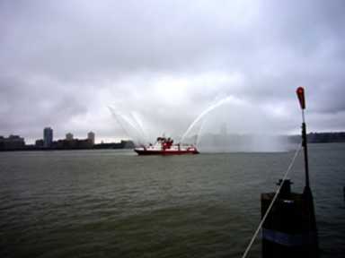 fireboatspray-2011-10-26_z