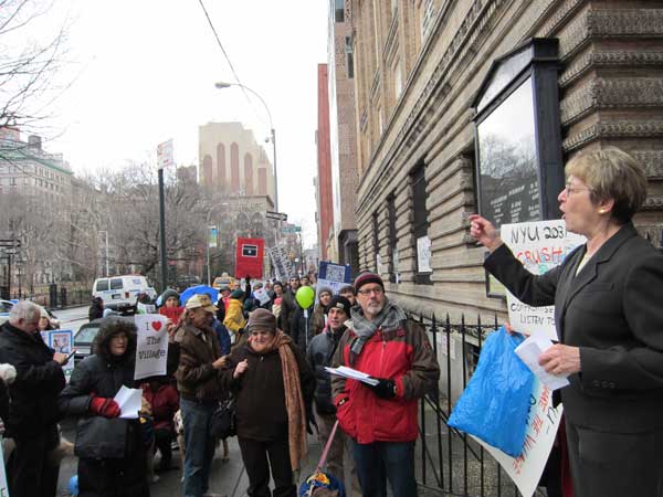 nyu-glick-on-steps