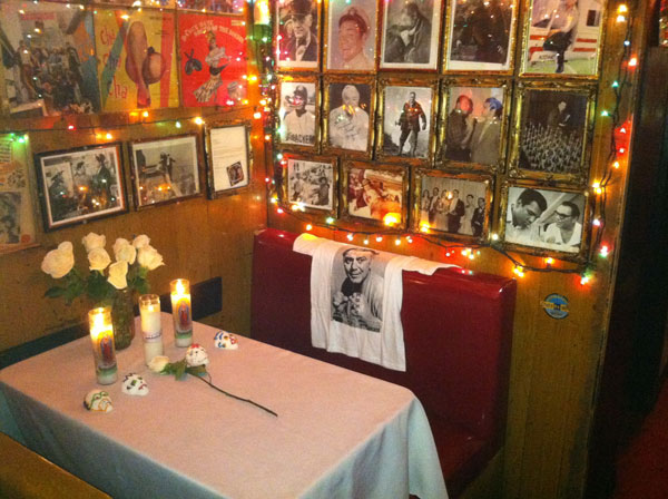 borgnine-booth-pic