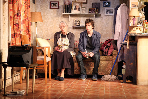 Just Do Art! March 28, 2013 3 Photo by Sandra Coudert Getting to know you: Vanessa Redgrave and Jesse Eisenberg, in “The Revisionist.”