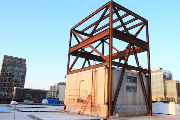 The contested rooftop structure on top of 50 Varick St., where Spring Studios hopes to open. Downtown Express photo by Kaitlyn Meade.