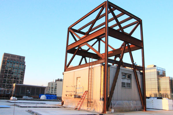 The contested rooftop structure on top of 50 Varick St., where Spring Studios hopes to open.