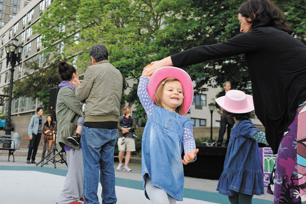 Downtown Express photos by Terese Loeb Kreuzer Young dancer at Battery Park City’s bluegrass event.