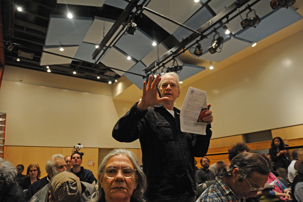Pete Davies, a neighborhood activist, joined scores of visual artists and performers at Community Board 2's recent Parks Committee meeting to question and protest Parks Department rules affecting expressive matter vendors in the city's parks. (Photo: Terese Loeb Kreuzer)