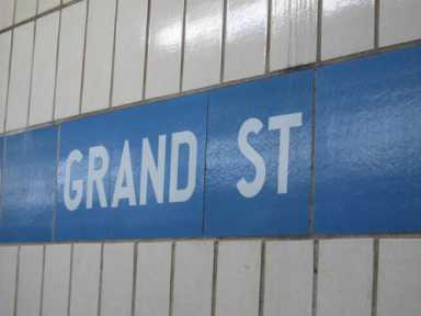 grand-street-subway-sign