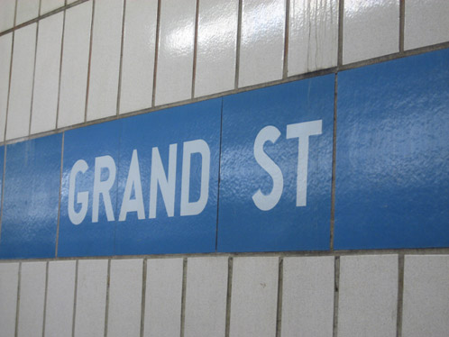 grand-street-subway-sign