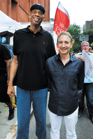 N.B.A. great Kareem Abdul-Jabbar posted up next to theoretical physicist Brian Greene, co-founder of the World Science Festival.