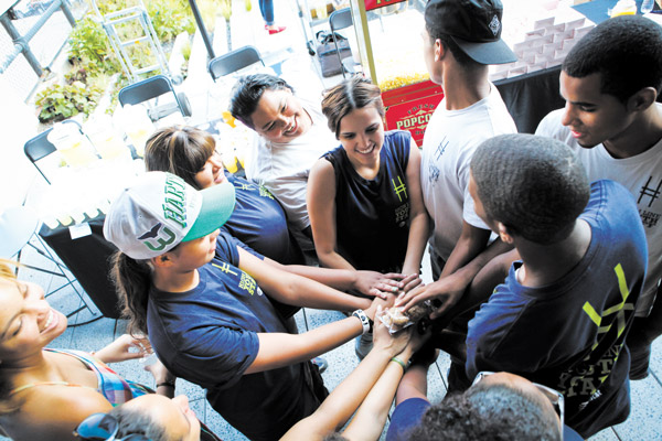 Elevate Your Summer, with High Line Happenings 1 Photo by Dan Zalcman, courtesy of Friends of the High Line Hands in, and ready to help: Drop-In Volunteering lets you get in touch with your inner gardener.