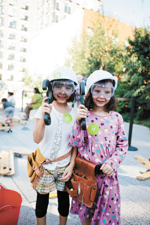 Photo by Rowa Lee, courtesy of Friends of the High Line Wild Wednesdays introduce your little ones to plants, animals and the joys of wearing a tool belt!
