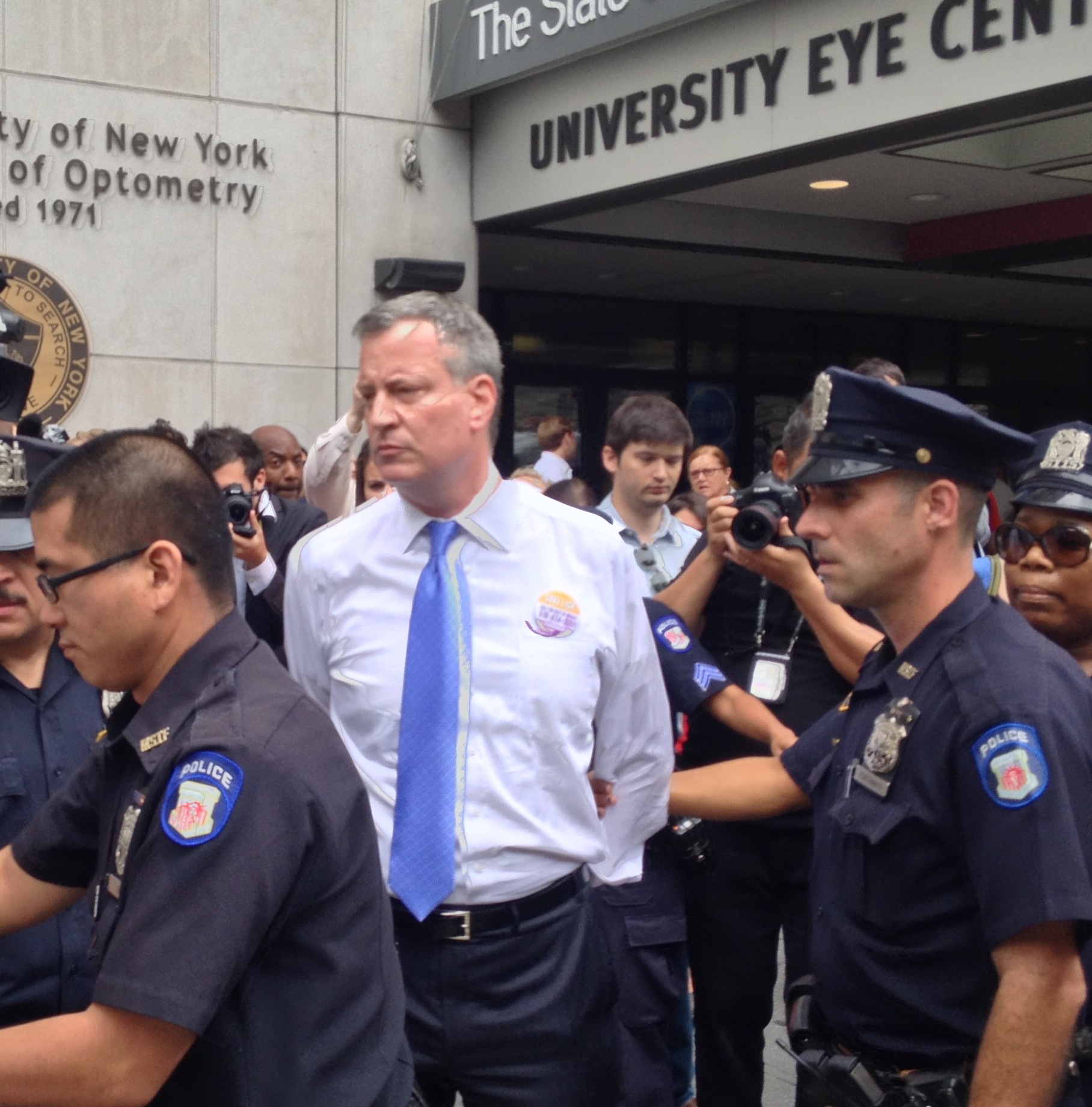 Bill de Blasio being arrested last month during a protest to keep Brooklyn's Long Island College Hospital from closing.