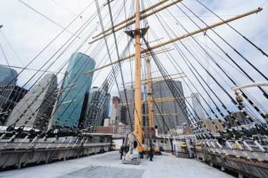 DSC_8832SouthStSeaportMuseumPekingDeckRiggingSkylineSept32013AAA