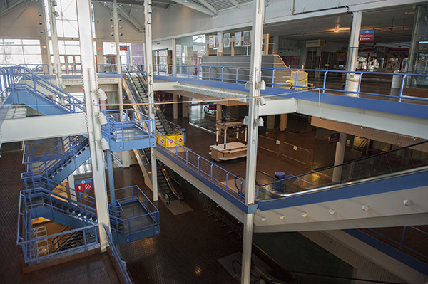 Inside of the mostly closed Pier 17 building last Saturday. Downtown Express photo by Terese Loeb Kreuzer. 