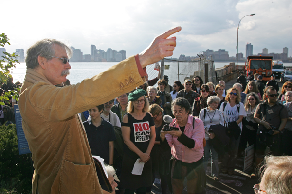Spectra Pipeline Active, and so are Protesters 2 Bill Borock, president of the Council of Chelsea Block Associations, gave a speech at the Nov. 2 protest. PHOTO BY SAM SPOKONY