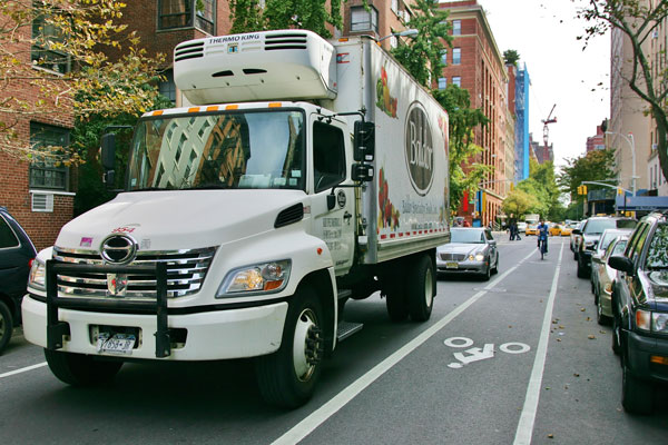 Rogue Truckers Causing ‘Minor Earthquakes’ on Small Side Streets 1 Photo by Sam Spokony A commercial delivery truck makes an illegal shortcut, rumbling across W. 15th St., btw. Seventh & Eighth Aves.