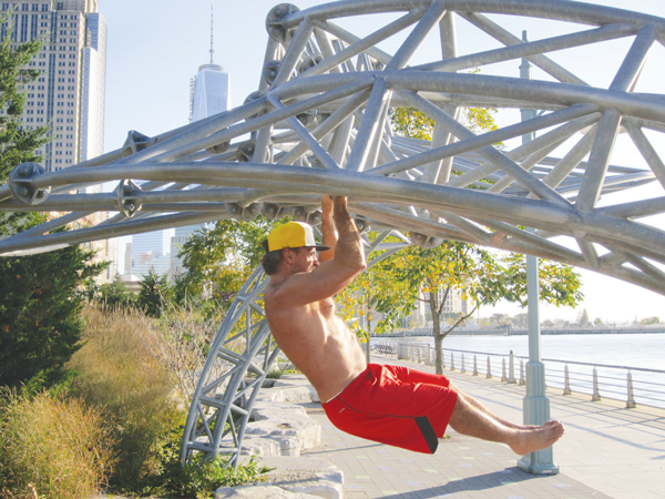 Hudson River pull-ups 2 PHOTO BY LINCOLN ANDERSON