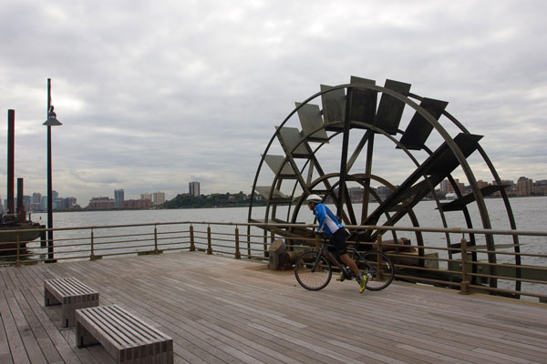 Time Stops on Pier 66 as Post-Sandy Repairs Linger 1 Photos by Roger Miller Everybody’s wheels are spinning — but it will be a quite awhile before the “Long Time” counter resumes its rotations.