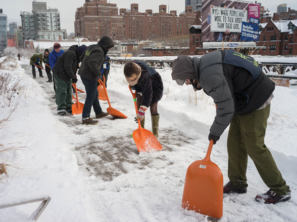 Snow Problem At All: Volunteers Dig The High Line