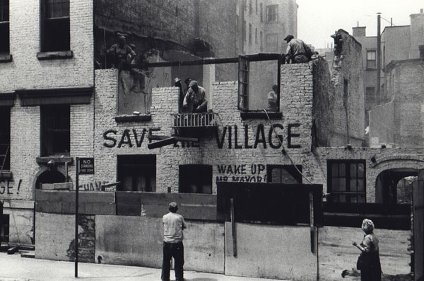 A window on a way of life long gone 2 “Demolition of Artist’s Studio, Greenwich Avenue” (May 19, 1960). COPYRIGHT ESTATE OF FRED W. McDARRAH, COURTESY STEVEN KASHER GALLERY, NEW YORK