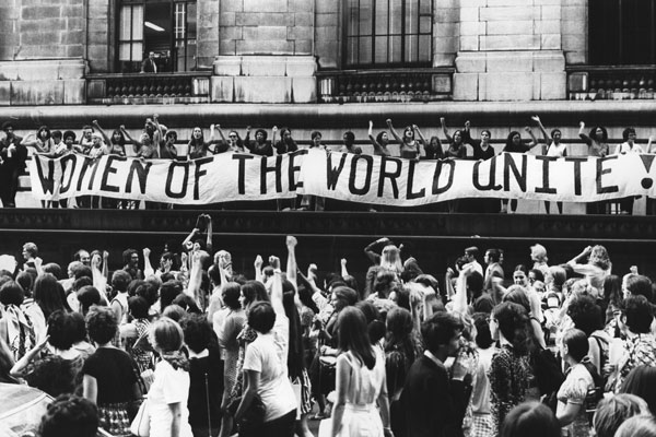 A window on a way of life long gone 3 “Women of the World Unite, Women’s Liberation Demonstration” (August 26, 1970). COPYRIGHT ESTATE OF FRED W. McDARRAH, COURTESY STEVEN KASHER GALLERY, NEW YORK