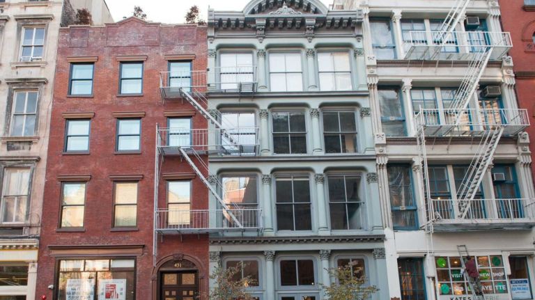 Real estate experts are encouraging New York City renters who are thinking about relocating to brave the cold and look for a place now.