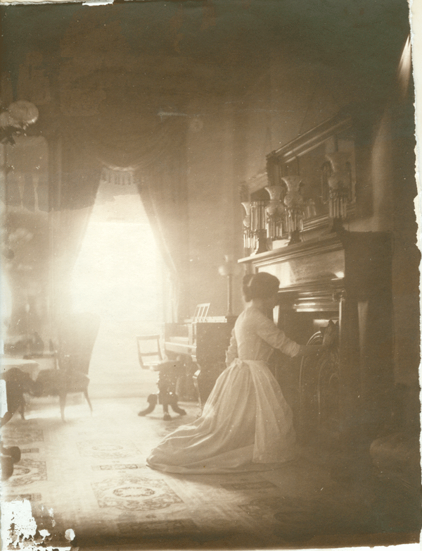 Just Do Art 2 This March, Irish history comes alive — inside “Manhattan’s most haunted house.” COURTESY OF THE MERCHANT’S HOUSE MUSEUM