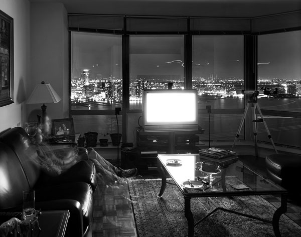 All the City’s a Stage, its Pedestrians Major Players 4 “Tanya and Sartaj Gill, CSI: Miami, New York, Monday, November 25, 2002, 10:00–11:00 p.m.” © MATTHEW PILLSBURY, COURTESY BONNI BENRUBI