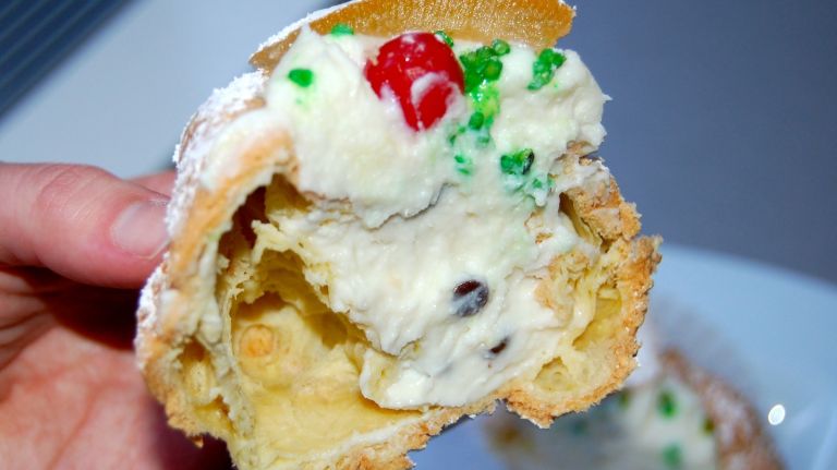 Zeppoles vs. Sfincis: Which Italian pastry are you? 15 The inside of the sfinci is downright gorgeous.