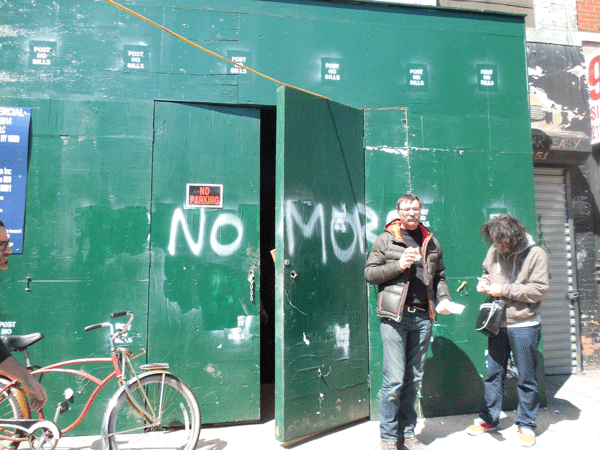 Former squatters fear bar next door will be a riot 1 Two men working on the new Nublu space outside the site this week. Someone had written “NO MORE BARS” on the construction fence, which was later altered to read simply “NO MORE.” PHOTO BY GERARD FLYNN