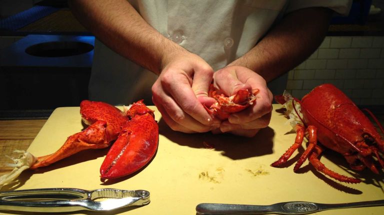 Split the tail by breaking it apart in your hands.