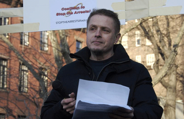 Robert Pinter at a 2009 rally protesting the arrests of gay and bisexual men at Manhattan adult video stores.  Photo by VADIM SHEPEL