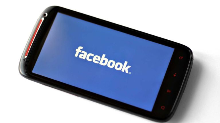 Facebook mainpulated 600,000 users' NewsFeeds to test emotional responses 2 Facebook tweaked the NewsFeeds' of over 600,000 users to test moods.