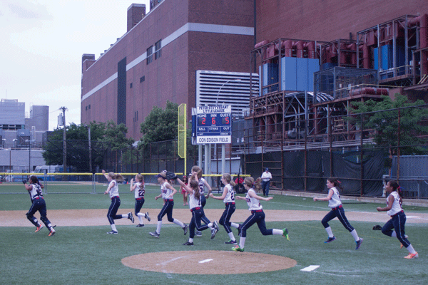 Sisterly love & sibling rivalry helped fuel Downtown’s success 2 Downtown Express photo by Zach Williams Downtown Little League’s 11u team celebrated after winning the city championship in Manhattan last month.