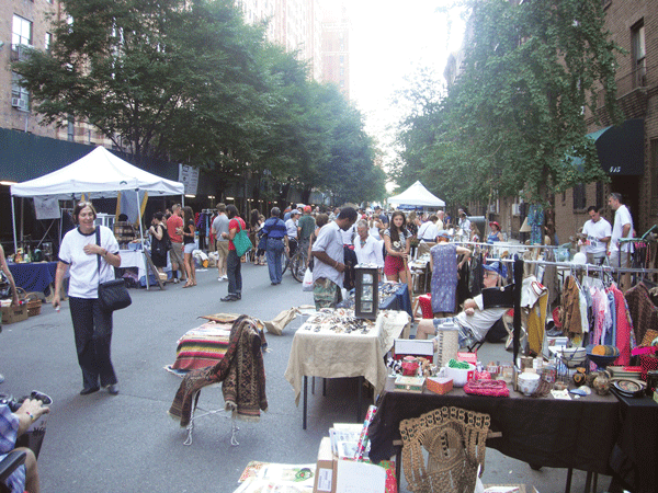 Community Activities, Sept. 11, 2014 1 Photo by Andy Humm Twenty-two years, and still plenty of treasure up for grabs: London Terrace’s annual street fair happens on Sat., Sept. 27.