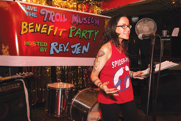 Janeane Garofalo, at the recent Save the Troll Museum Benefit Party.  © Walter Wlodarczyk