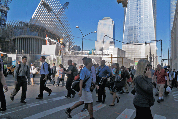 The crowds coming out of the “Vesey Squeezey,” the mass of commuters and tourists on Vesey St.  